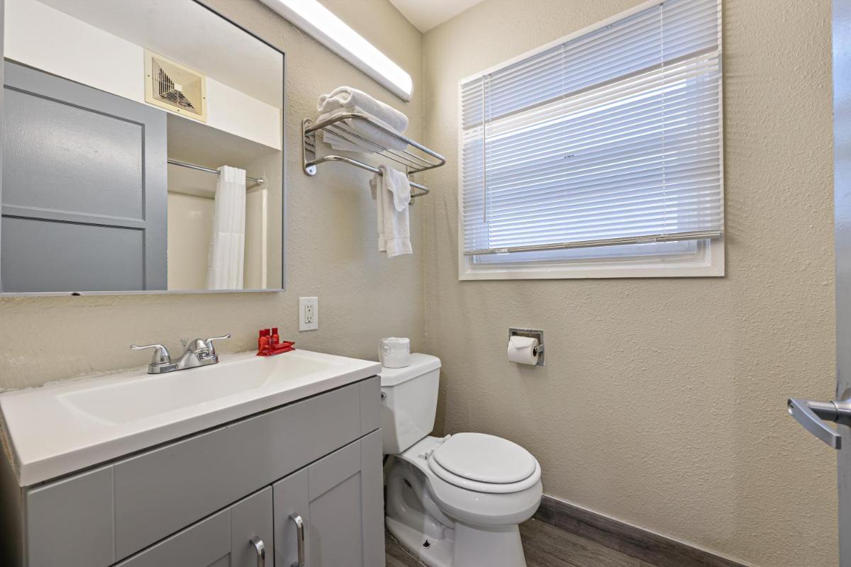 Hotel Point Loma - image 3