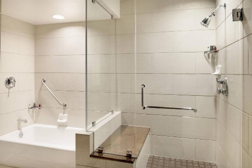 San Diego Marriott Gaslamp Quarter - image 35
