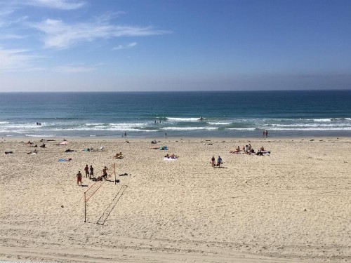 Surfer Beach Hotel - image 15