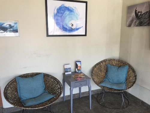 Surfer Beach Hotel - image 18