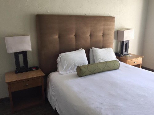 Surfer Beach Hotel - image 21