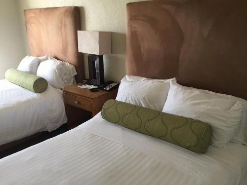 Surfer Beach Hotel - image 27