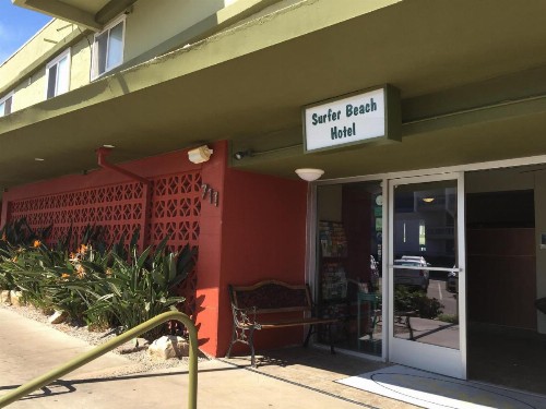 Surfer Beach Hotel - image 3