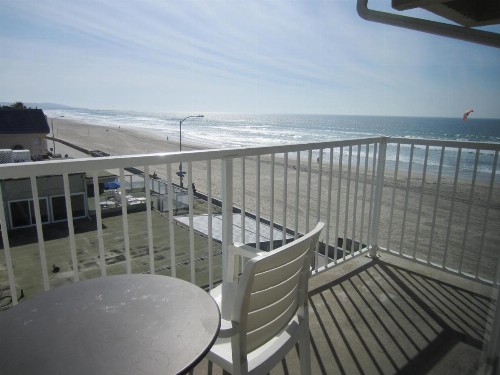 Surfer Beach Hotel - image 42