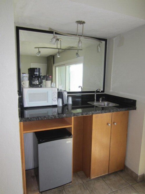Surfer Beach Hotel - image 46