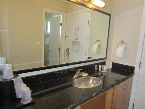 Surfer Beach Hotel - image 48