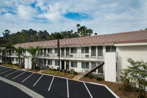 Hotel Iris - Mission Valley-San Diego Zoo-SeaWorld - image 26