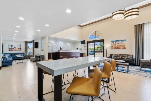 Best Western San Diego/Miramar Hotel - image 2