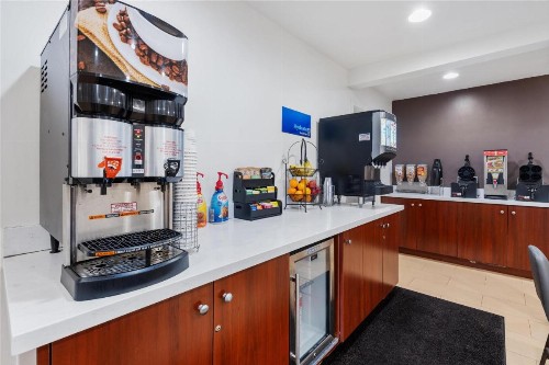 Best Western San Diego/Miramar Hotel - image 29