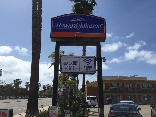 Howard Johnson by Wyndham San Diego Sea World - image 32