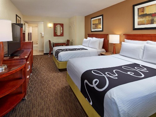 La Quinta by Wyndham San Diego SeaWorld/Zoo Area - image 3