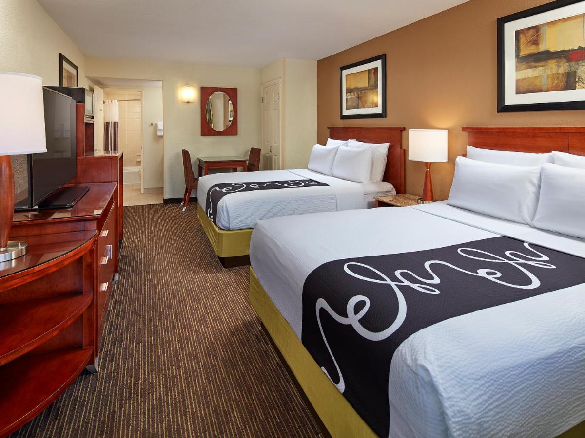 La Quinta by Wyndham San Diego SeaWorld/Zoo Area - image 3