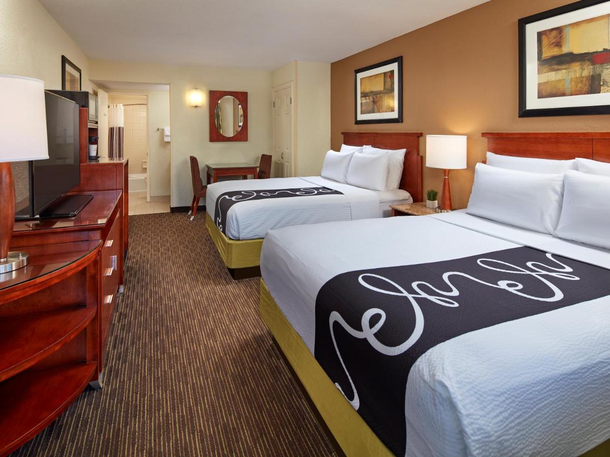 La Quinta by Wyndham San Diego SeaWorld/Zoo Area - image 5