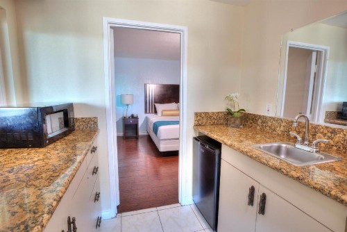 Sunrise Inn San Diego - image 6