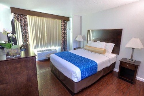 Sunrise Inn San Diego - image 8