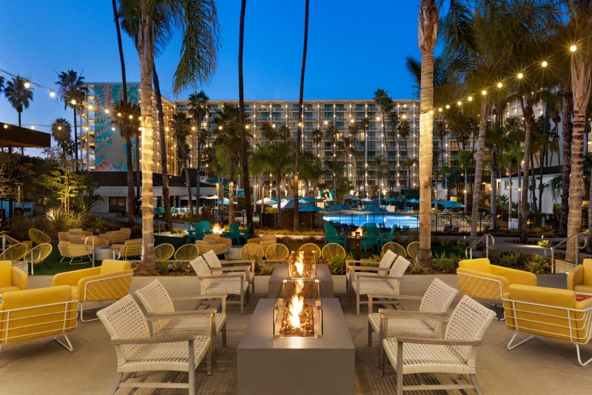 Town and Country San Diego - image 3