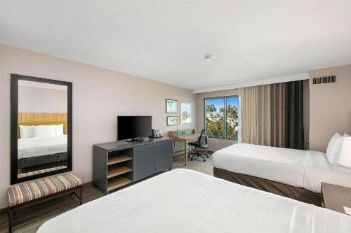 Country Inn & Suites by Radisson San Diego North CA - image 37