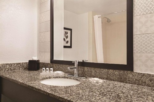 Country Inn & Suites by Radisson San Diego North CA - image 7