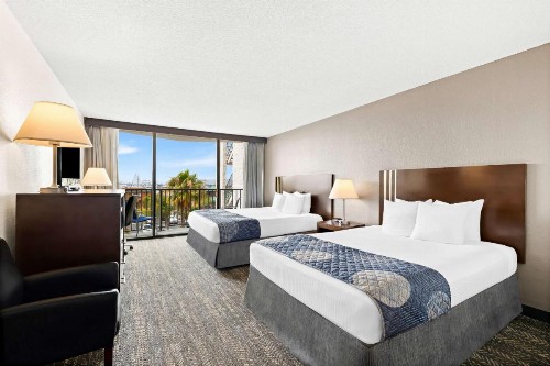 Best Western Yacht Harbor Hotel - image 13