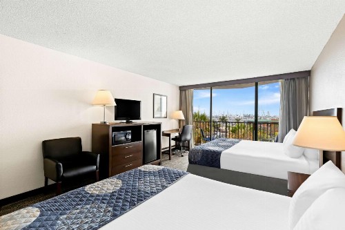 Best Western Yacht Harbor Hotel - image 14