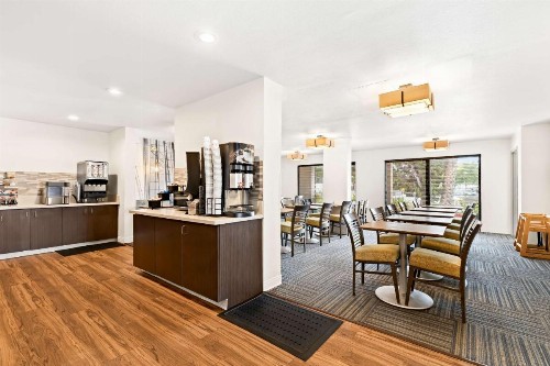 Best Western Yacht Harbor Hotel - image 18
