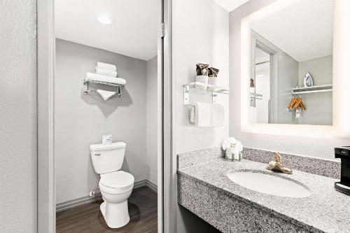 Best Western Yacht Harbor Hotel - image 20