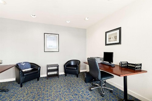 Best Western Yacht Harbor Hotel - image 7