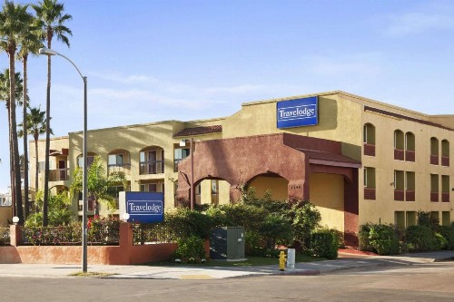 Travelodge by Wyndham San Diego Downtown Convention Center - image 1