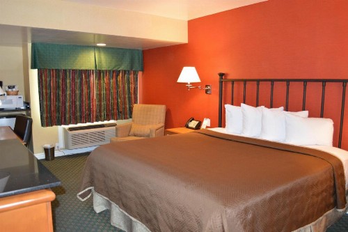 Travelodge by Wyndham San Diego Downtown Convention Center - image 12