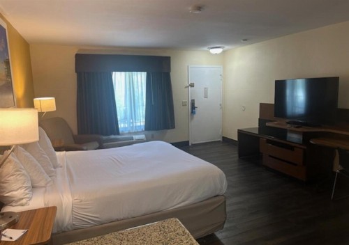 Days Inn by Wyndham Mission Valley Qualcomm Stadium/SDSU - image 12