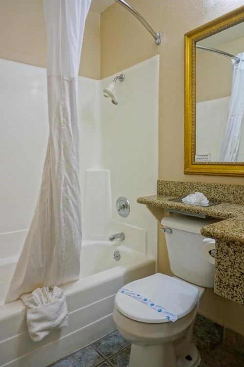 Days Inn by Wyndham Mission Valley Qualcomm Stadium/SDSU - image 15
