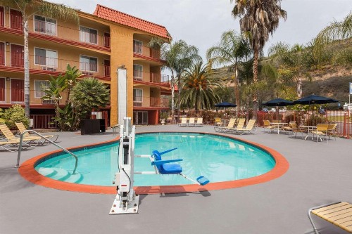 Days Inn by Wyndham Mission Valley Qualcomm Stadium/SDSU - image 5