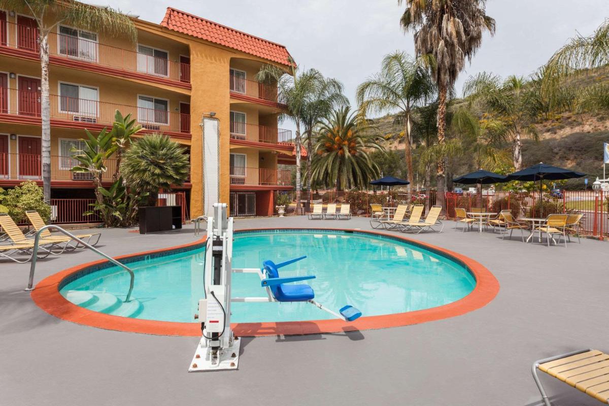 Days Inn by Wyndham Mission Valley Qualcomm Stadium/SDSU - image 5