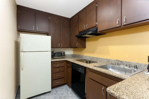 Days Inn by Wyndham Mission Valley Qualcomm Stadium/SDSU - image 7