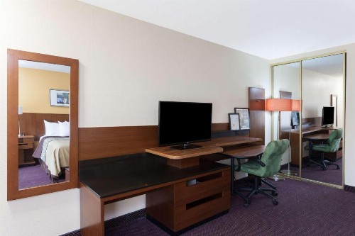 Days Inn by Wyndham Mission Valley Qualcomm Stadium/SDSU - image 8
