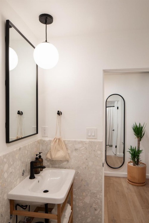 The Pearl Hotel - image 23