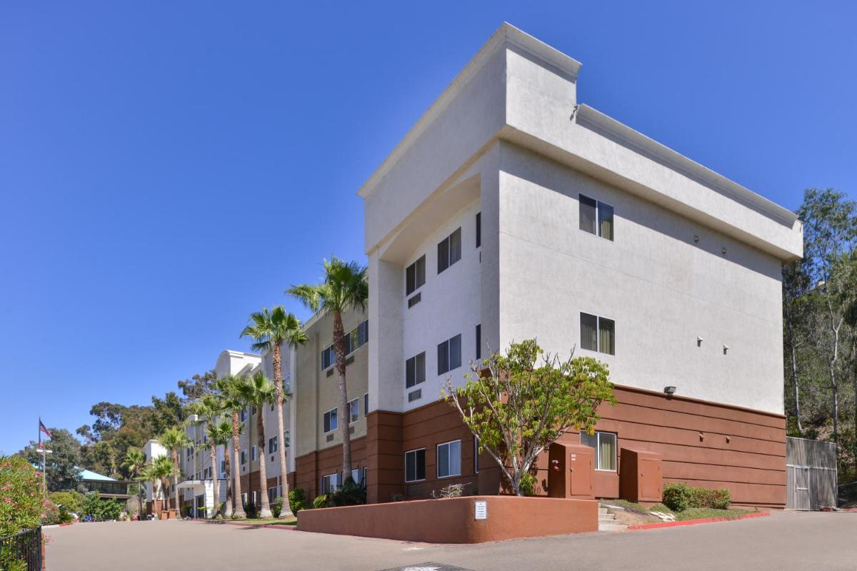 Candlewood Suites San Diego an IHG Hotel - main image