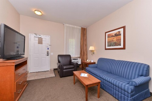 Candlewood Suites San Diego an IHG Hotel - image 12