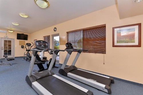 Candlewood Suites San Diego an IHG Hotel - image 18