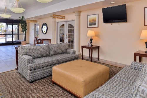 Candlewood Suites San Diego an IHG Hotel - image 3