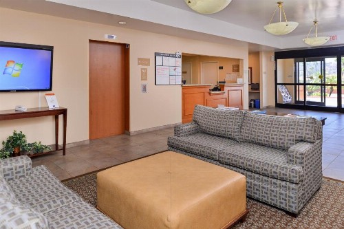 Candlewood Suites San Diego an IHG Hotel - image 7