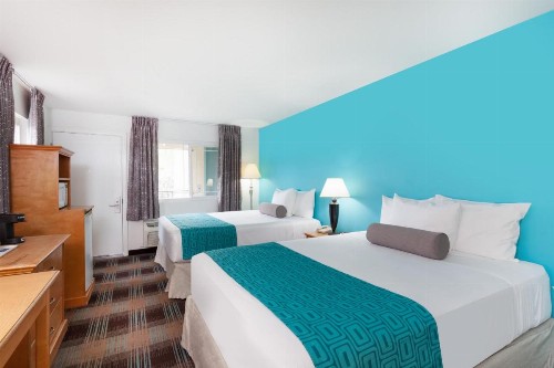 Howard Johnson by Wyndham San Diego Hotel Circle - image 26