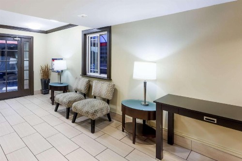 Howard Johnson by Wyndham San Diego Hotel Circle - image 3