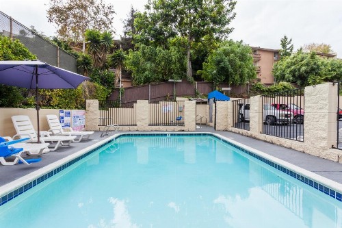 Howard Johnson by Wyndham San Diego Hotel Circle - image 36