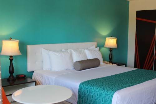 Howard Johnson by Wyndham San Diego Hotel Circle - image 38