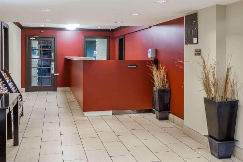 Howard Johnson by Wyndham San Diego Hotel Circle - image 4