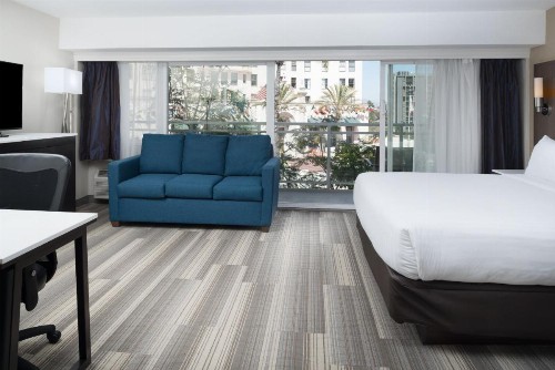Holiday Inn Express - Downtown San Diego an IHG Hotel - image 10