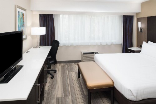 Holiday Inn Express - Downtown San Diego an IHG Hotel - image 6