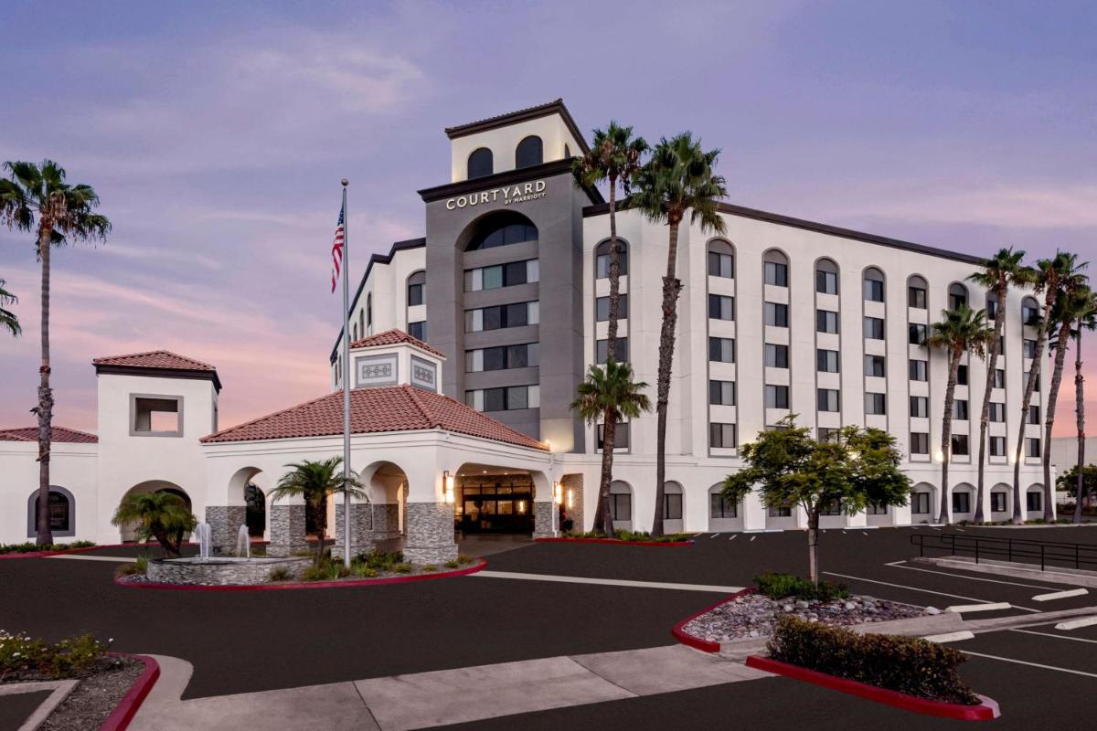 Holiday Inn San Diego North Miramar an IHG Hotel - main image
