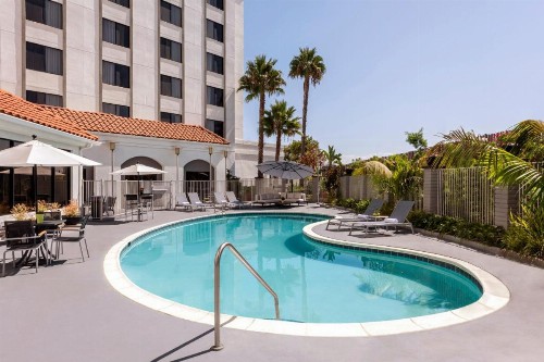 Holiday Inn San Diego North Miramar an IHG Hotel - image 3